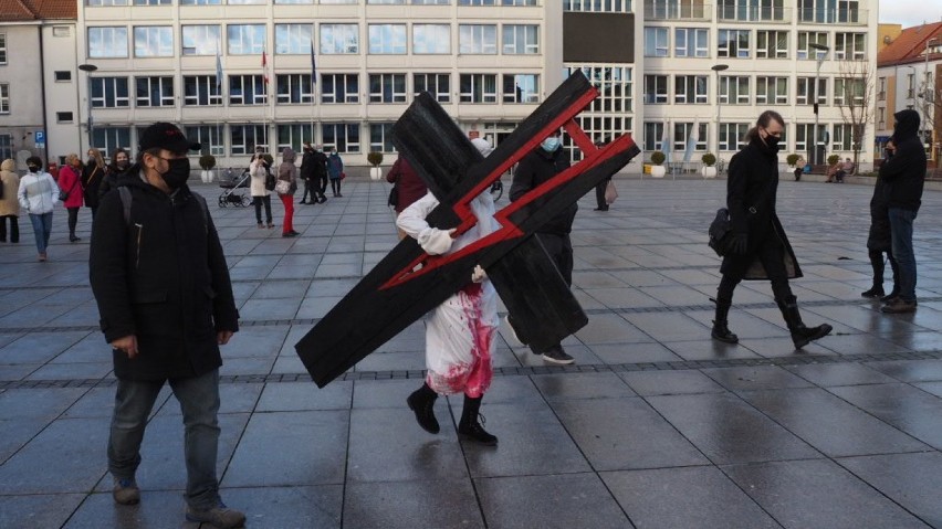 Koszalin świętuje 102. rocznicę ustanowienia Praw Kobiet w...