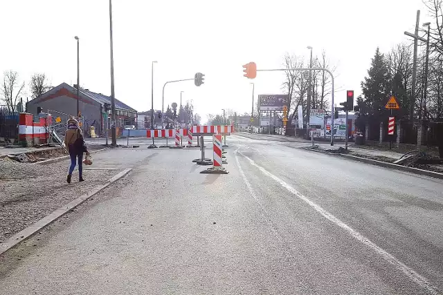 Od 17 marca zaczyna się kolejny etap remontu Rokicińskiej. Dotychczas prace trwały na odcinku Od Malowniczej do Gajcego. Od niedzieli zamknięty dla ruchu będzie również fragment od Gajcego do Wieńcowej.