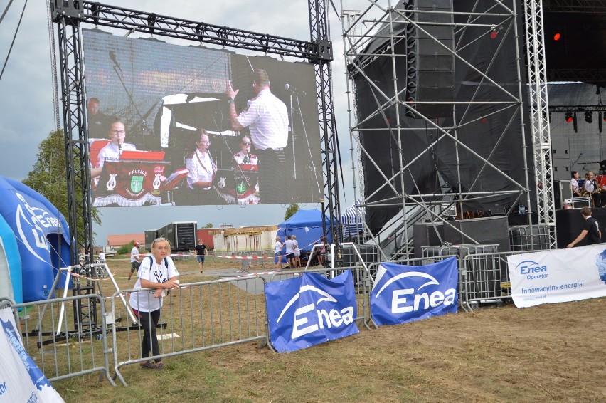 Rytel. Około 10 tysięcy osób na koncercie "Pokonaj nawałnicę". Działo sie na scenie i poza nią (FOTO, WIDEO)