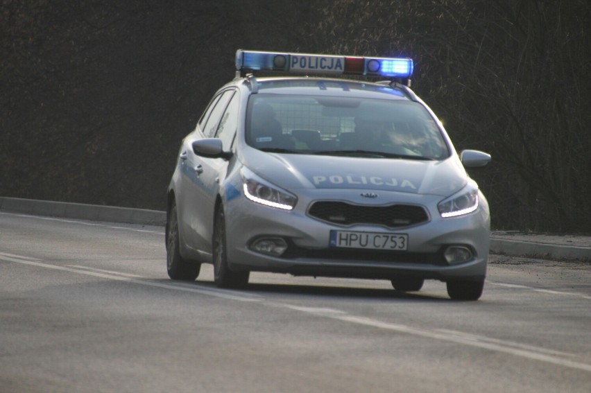 Śmiertelny wypadek na DK 15 w Perzycach. Samochód osobowy zderzył się z autobusem [ZDJĘCIA]