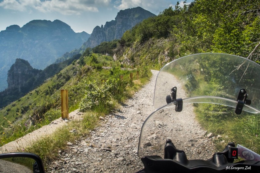 Kraśniczanin na motocyklowej wyprawie w Alpy. Zobacz zdjęcia fotografa Grzegorza Żaka