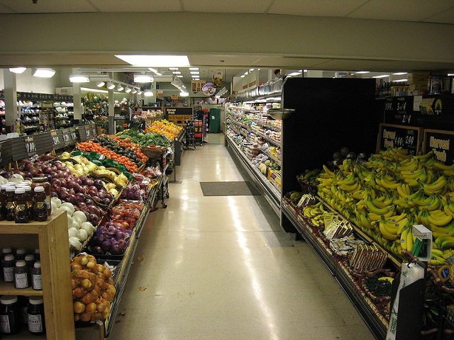 Źródło: http://commons.wikimedia.org/wiki/File:Whole_Foods_Market,_Interior.jpg