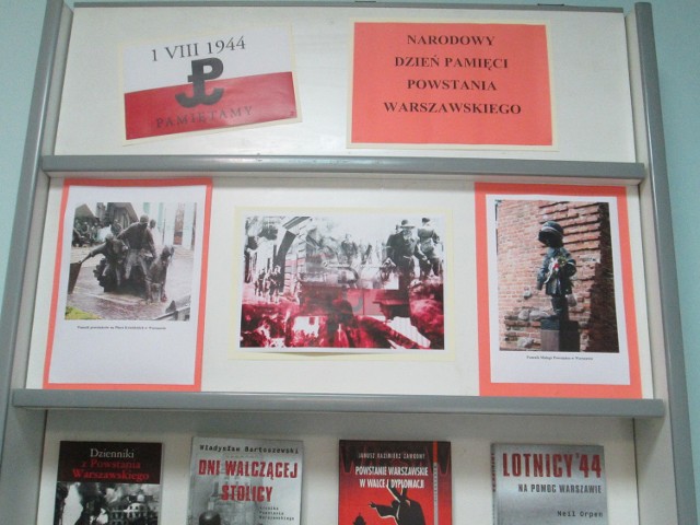 Biblioteka w Poddębicach przygotowała wystawę o Powstaniu Warszawskim