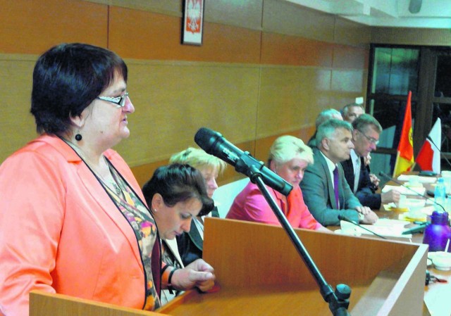 Przedstawicielka Solidarności w Bankowcu  apelowała na sesji powiatowej o podwyżki  dla pracowników