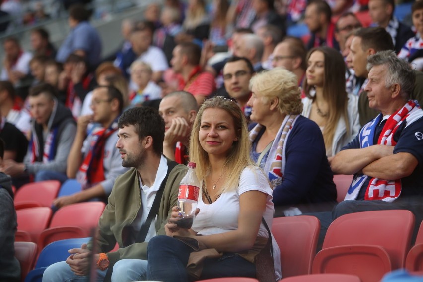 Górnik - Legia 3-1. Piłkarskie święto i radość w Zabrzu. [ZDJĘCIA KIBICÓW]