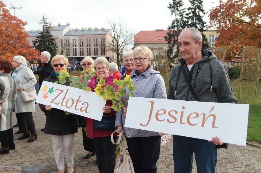 Seniorzy z Włocławka na jeden dzień przejęli miasto. Po...