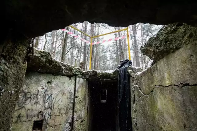 Grupa młodych ludzi wybrała się na zwiedzanie ruin fabryki DAG w Bydgoszczy. Wycieczka zakończyła się tragicznie. Po upadku z wysokości kilkunastu metrów zmarła 18-latka.