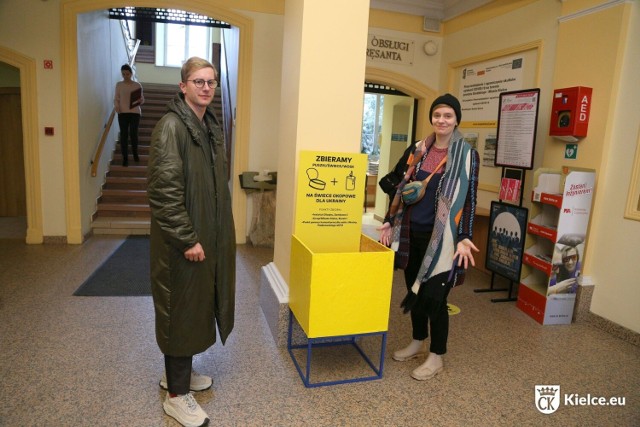 W Urzędzie Miasta na Rynku w Kielcach zbierane są nadpalone  świece oraz puszki. Można też je przynieść do Instytutu Dizajnu oraz Punktu Pomocowego dla Ukraińców przy ulicy Paderewskiego. 

Zobacz kolejne zdjęcia