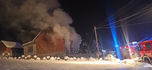 Nocny pożar w budynku mieszkalnym w Oczkowie