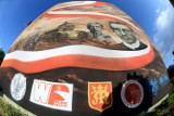 Historyczny mural przy ul. Szajnochy w Jaśle już gotowy. 16 tys. zł na jego wykonanie dało MON. Zobaczcie, jak się prezentuje