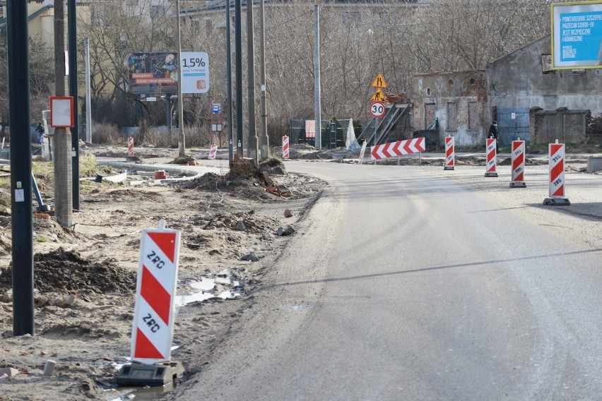 Remont ulicy Obywatelskiej nie zakończy się w połowie roku, ale później. Kiedy? ZDJĘCIA