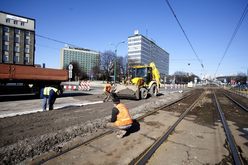 Przebudowa rynku w Katowicach ruszyła. Na początek zmiana organizacji ruchu [ZDJĘCIA+WIDEO]
