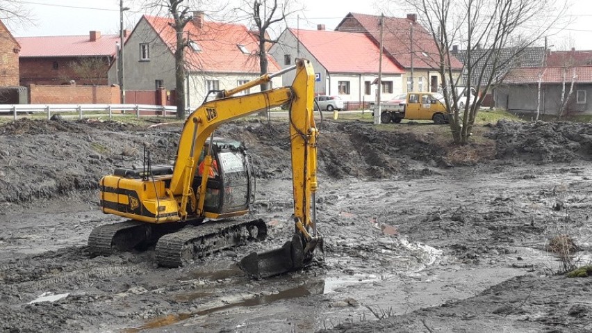 Trwa renowacja stawów w Szczańcu