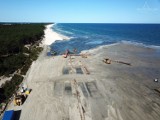 Refulacja plaż w Ostrowie (wakacje 2019). Z lotu ptaka widać jak bardzo zmieniło się bałtyckie wybrzeże w gminie Władysławowo | ZDJĘCIA