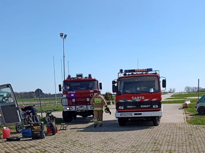 Pracowita niedziela śremskiej straży pożarnej. Nasi strażacy gasili pożary w Zwoli koło Zaniemyśla i w Międzychodzie i uratowali ... kota