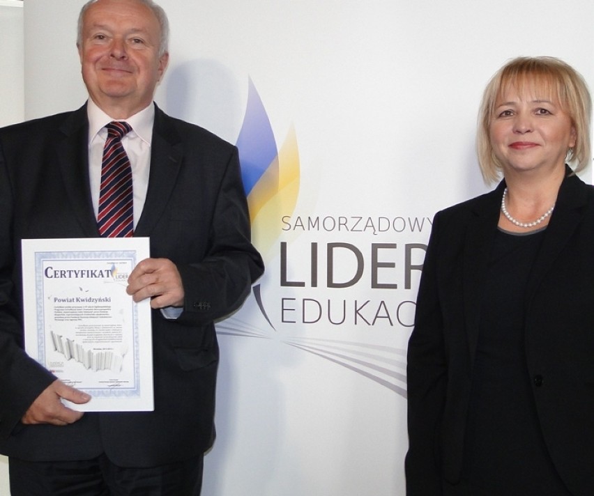 Kwidzyn: Powiat uhonorowany certyfikatem "Smorządowy Lider Edukacji 2014"