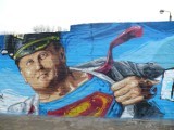 Graffiti w Bytomiu - superbohaterowie reklamują się na ul. Zabrzańskiej
