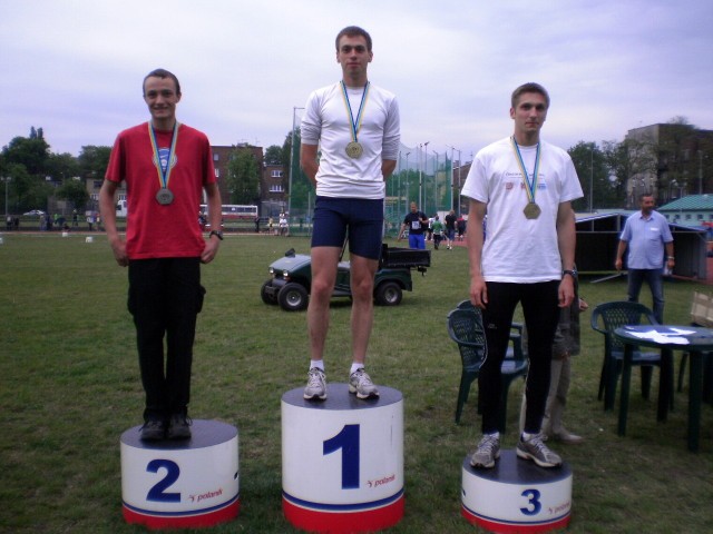 W biegu na 400 m pierwszy był Mariusz Kubiak, a trzeci - Marek Kos
