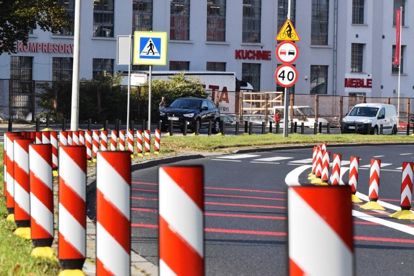 Pierwsze takie przejście dla pieszych w Bielsku-Białej. Tu naprawdę trzeba zwolnić [ZDJĘCIA]. 