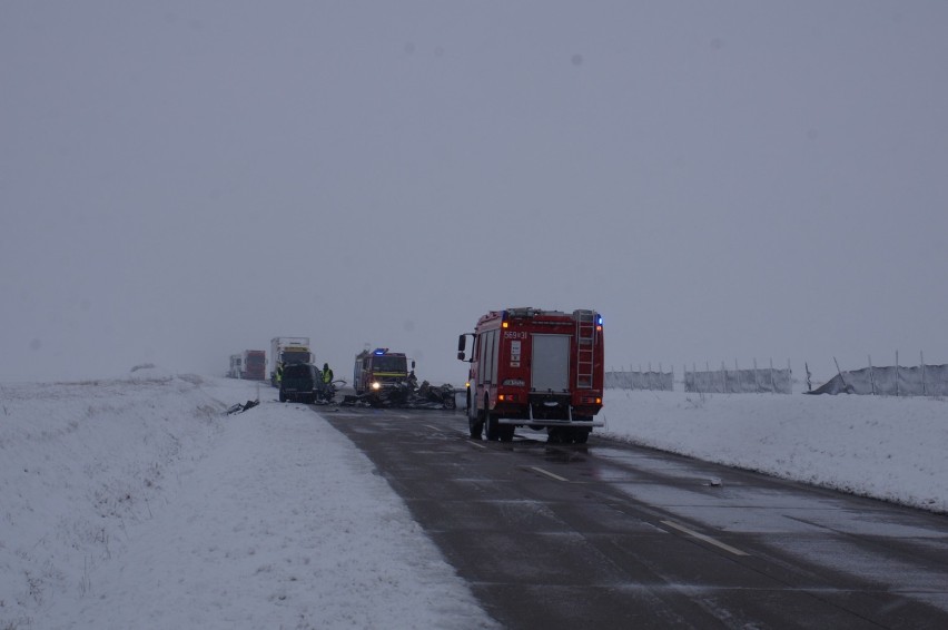 Wypadek na łączniku. Nie żyje kierowca jaguara (ZDJĘCIA)