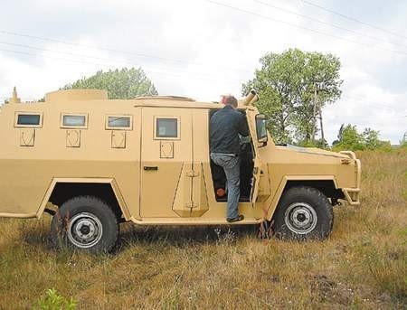 AMZ Kutno sprzeda do Iraku 600 opancerzonych Dzików-3