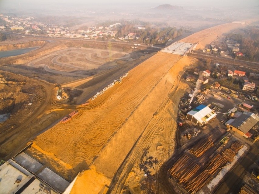 Budowa autostrady A1, odcinek F. Zdjęcia z lutego 2019 r....