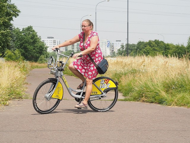 Rower publiczny ruszy dopiero w sierpniu. Ale pierwsze pojazdy trafiają już do Łodzi. Jeden udało nam się przetestować. Jak sprawdził się na ulicach Widzewa? 


TEKST I ZDJĘCIA>>>

.