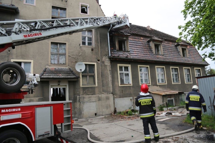 Pożar budynku wielorodzinnego przy ulicy Magazynowej w Opolu. Ewakuowano 13 osób 