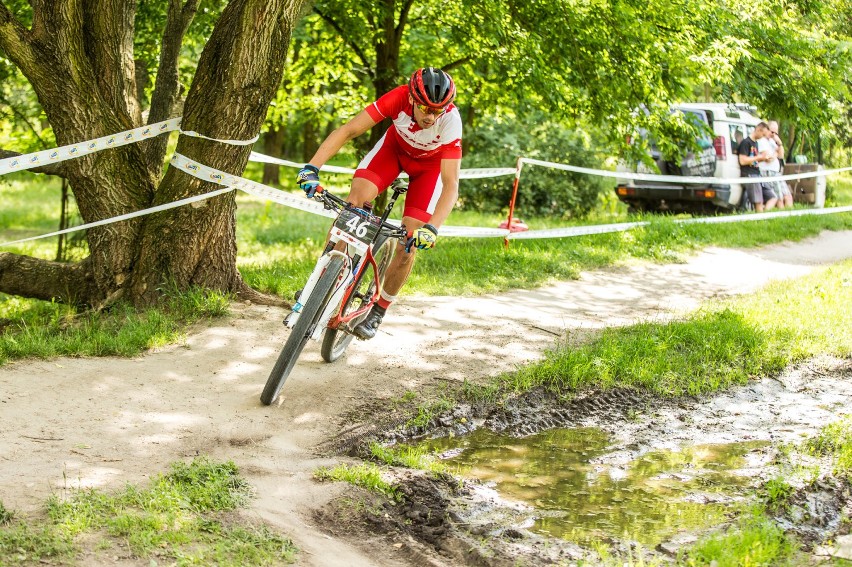 Mistrzostwa Polski MTB. Kolarze górscy i Maja Włoszczowska pędzili po Ursynowie! [ZDJĘCIA]