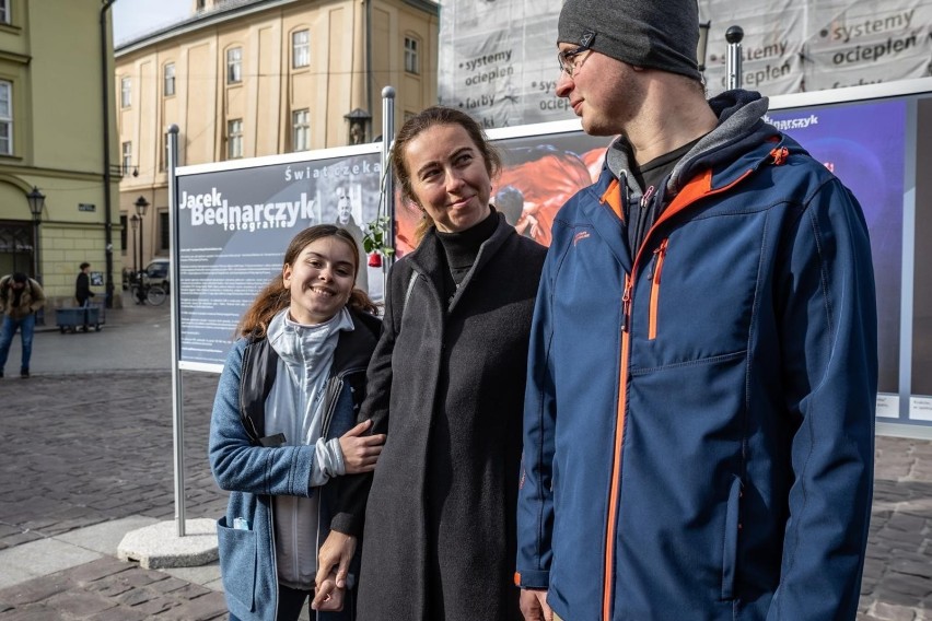 „Świat czeka”. Na Małym Rynku wystawa fotografii Jacka...