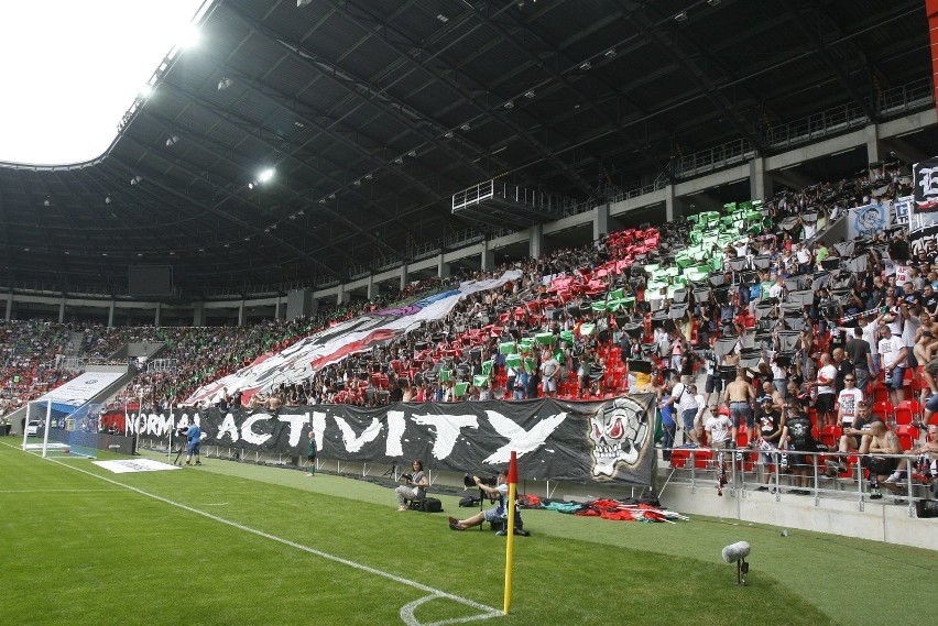 W sobotę podczas meczu otwarcia z FC Koeln na stadionie w...