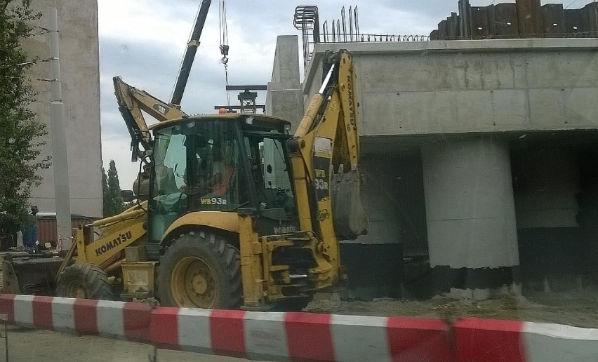 Przebudowa wiaduktu na Grabiszyńskiej. Będą nasuwać nową przeprawę