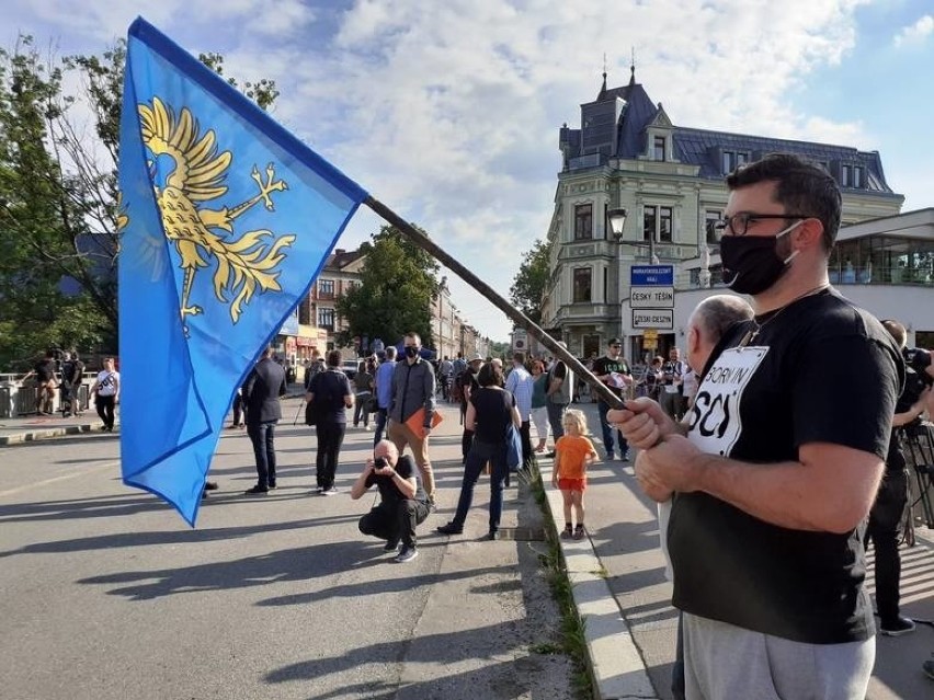 Czesi łagodzą obostrzenia i otwierają granicę polsko czeska...