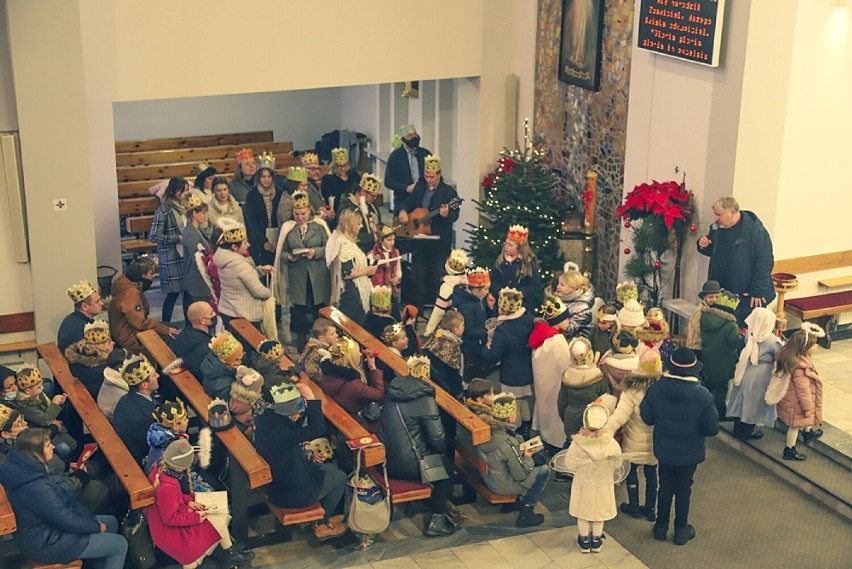 W orszaku w Rogoźnej wzięły udział całe rodziny.