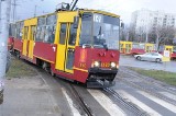 Al. Jana Pawła II: samochód dostawczy zderzył się z tramwajem. Nikomu nic sie nie stało