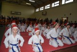 VIII Mikołajkowy Turniej Karate w Sandomierzu. Był sportowy pokaz i moc prezentów od Świętego Mikołaja. DUŻO ZDJĘĆ