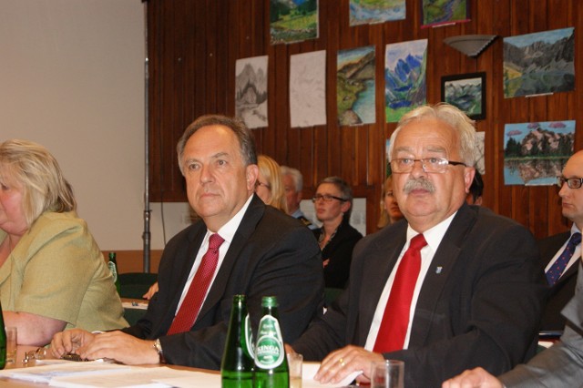 Janusz Majcher (z lewej) i Wojciech Solik w chwili, gdy okazało się, że będzie referendum