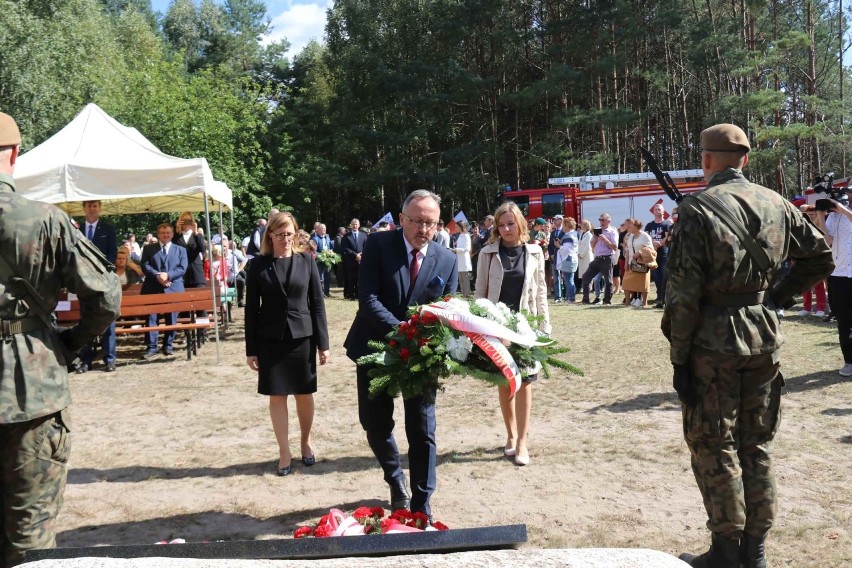 Instytut Pamięci Narodowej upamiętnił "Inkę" - Danutę Sędzikównę. W ostatnią podróż przed śmiercią wyjechała z Lipowej Tucholskiej