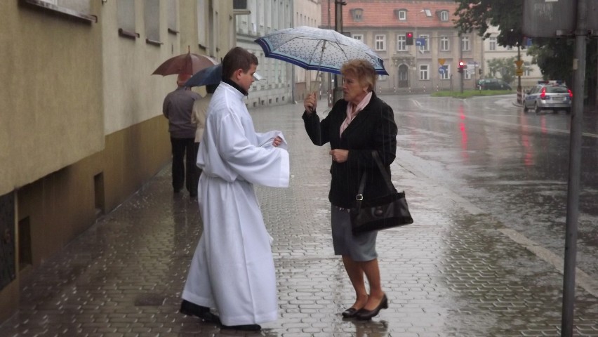 Oława: Procesja z okazji Bożego Ciała odwołana z powodu złej pogody