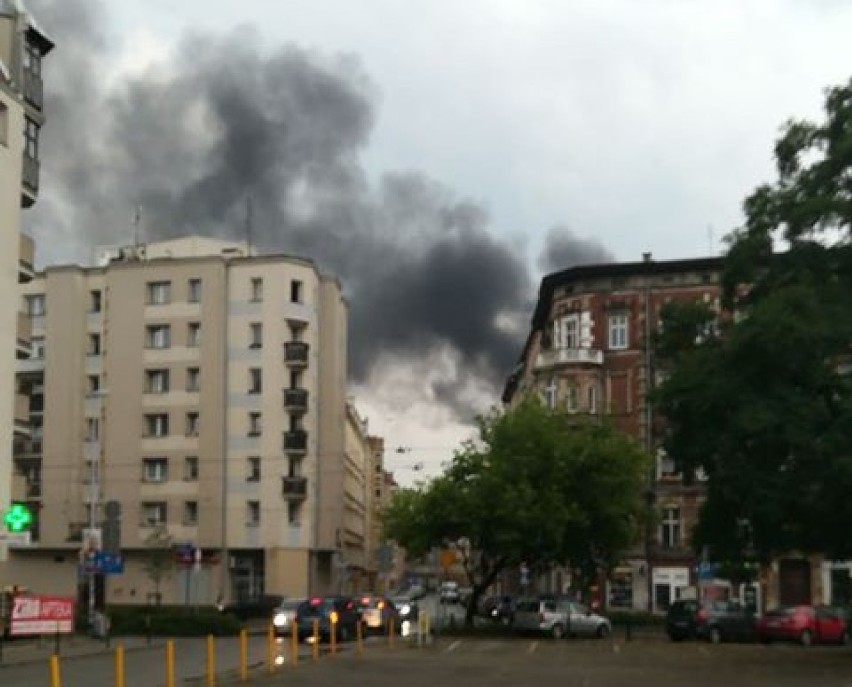 Wrocław. Groźnie wyglądający pożar w centrum miasta. Zobacz zdjęcia i film