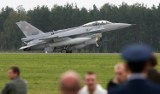 Mieszkańcy Podstoły skarżą się na samoloty F-16, które latają tuż nad dachami ich domów