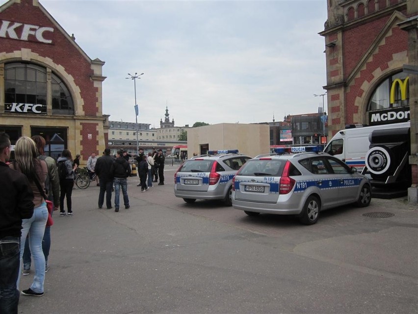 Gdańsk: Alarm bombowy na Dworcu Głównym w Gdańsku. Porzuconą torbę zbadali pirotechnicy