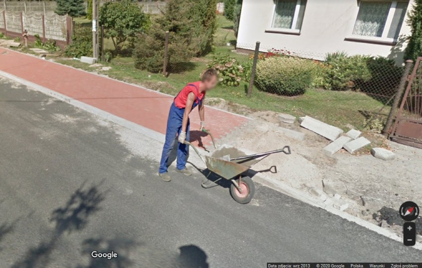 Mieszkańcy Kamieńska na Google Street View. Kto wpadł w oko kamer Google? [ZDJĘCIA]