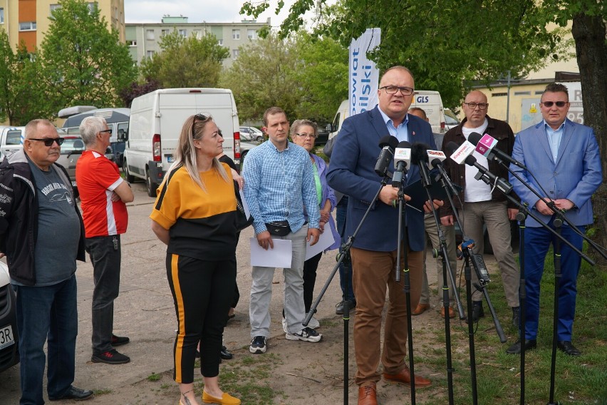 Nie milkną protesty w sprawie likwidacji parkingu. Starosta składa uwagi do projektu