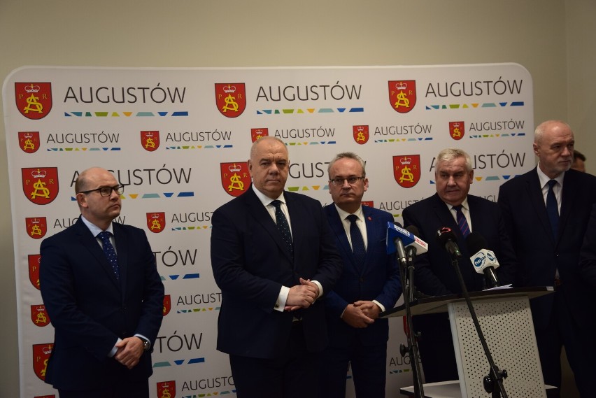 Augustów doczeka się odtworzenia jednostki wojskowej - zapowiedział wicepremier Jacek Sasin na spotkaniu z mieszkańcami 