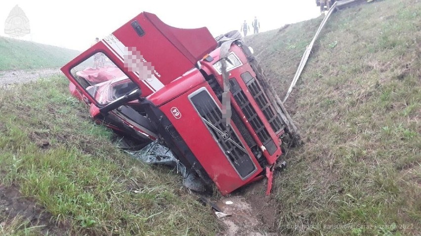 Wypadek ciężarówki na autostradzie A1 w okolicach Radomska. ZDJĘCIA