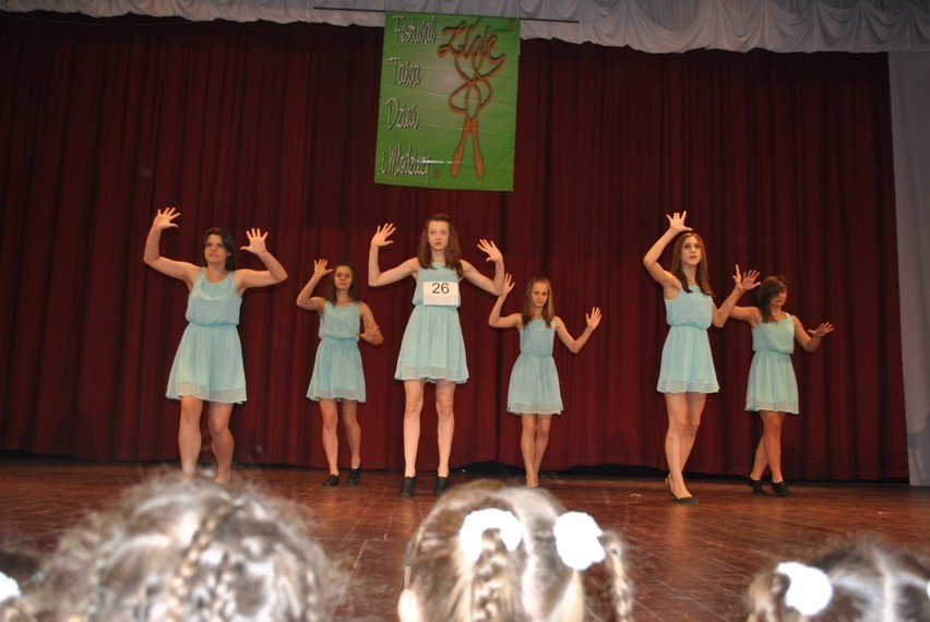 Klub Tańca Nowoczesnego „Foton” działający w Młodzieżowym...