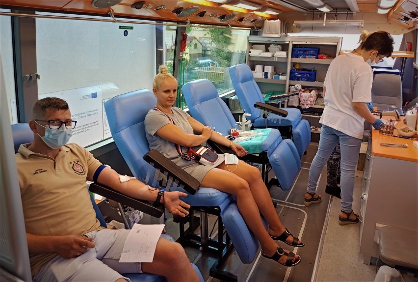 Kolejna akcja oddawania krwi w Tuchomiu udana. Do remizy strażackiej przyszło 30 dawców krwi