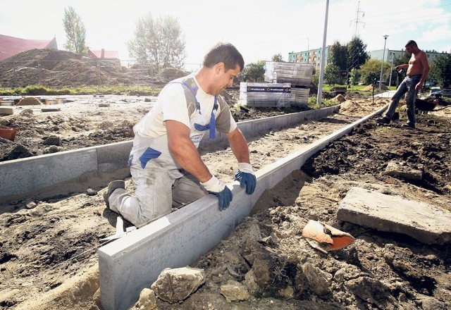 Na terenie retkińskiego parku zabaw powstanie szereg alejek, którymi będzie można spacerować.