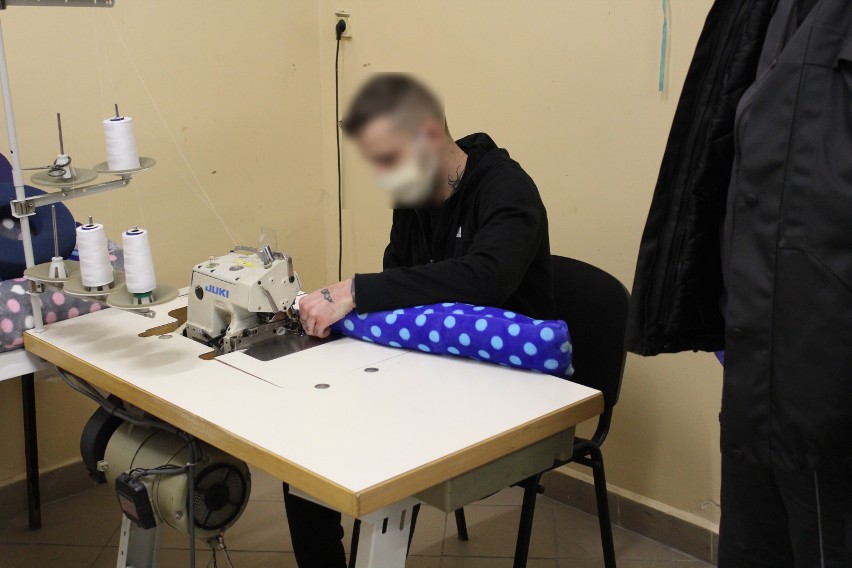Hospicjum w Białej Podlaskiej otrzymało uszyte przez więźniów poduszki